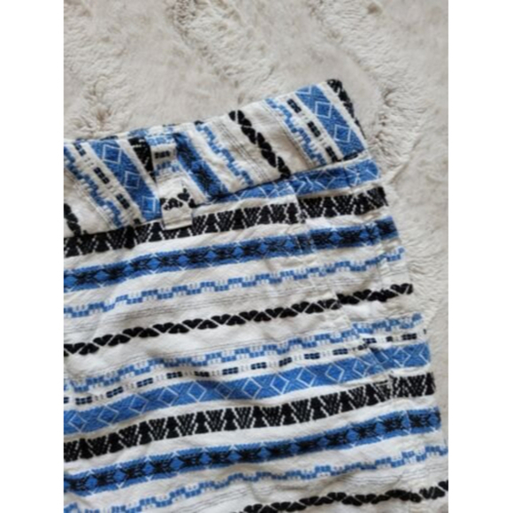 Khakis By Gap 100% Cotton The City 3 Inch Short Blue White Stripe Size 2 - Picture 4 of 11